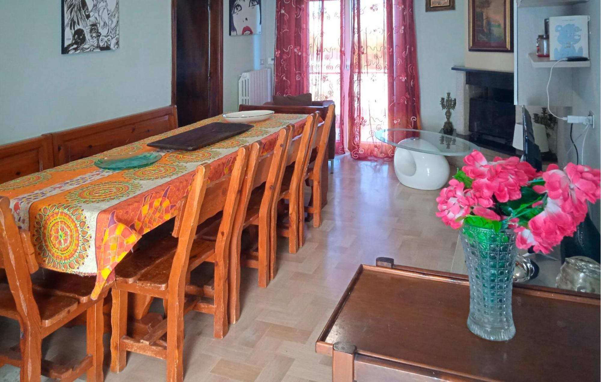 Gorgeous Apartment In Marina Di Santangelo Silvi Marina Dış mekan fotoğraf
